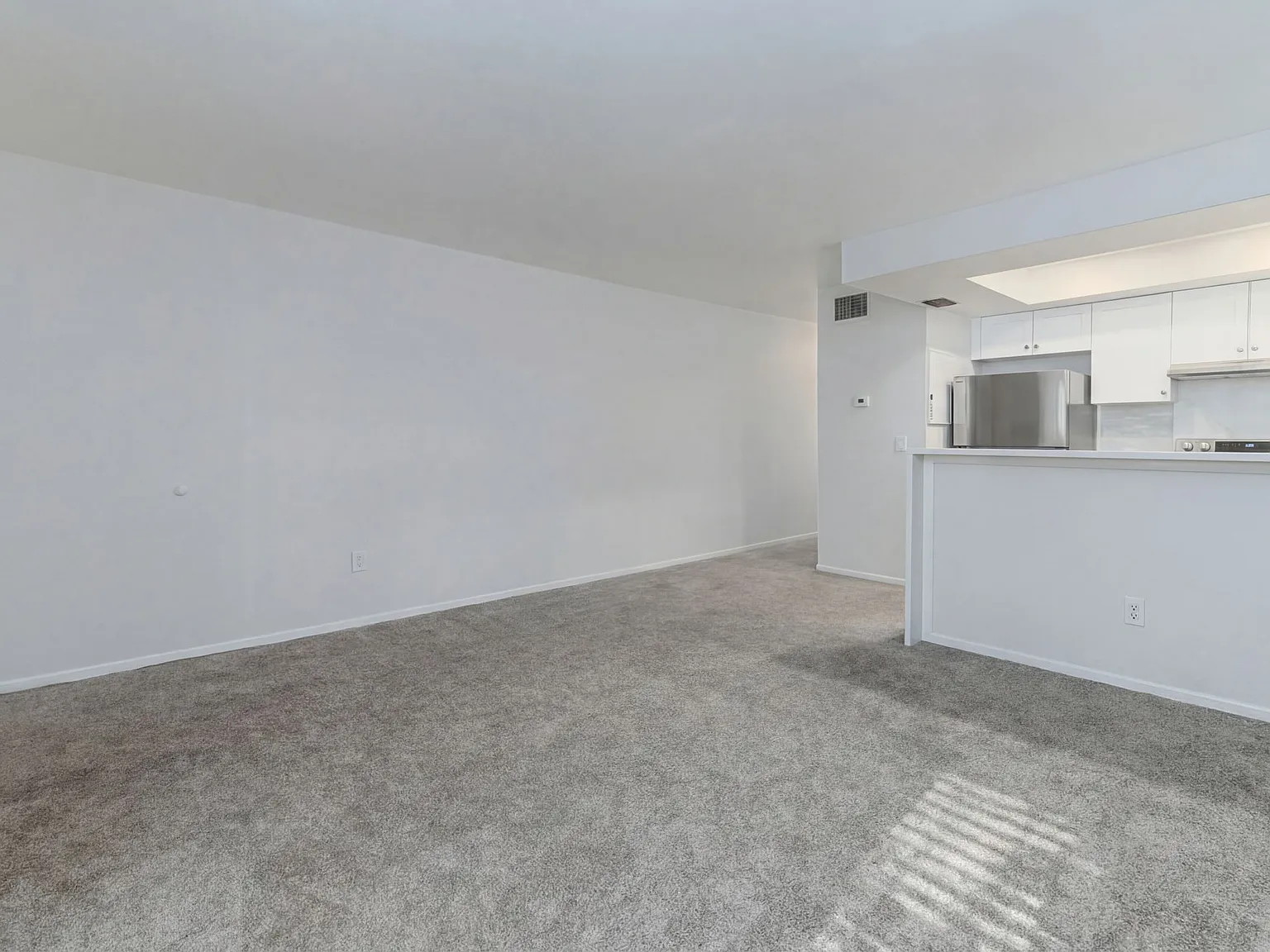 1 bed, 615 sqft, $1,700 — Photo 2