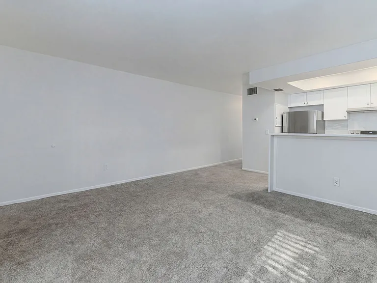 680 71st Ave #13 — Photo 2