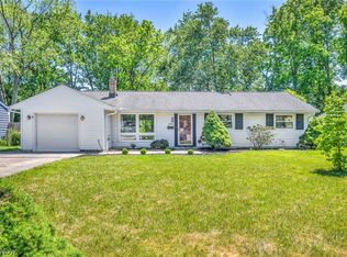 8482 Hallnorth Dr, Mentor, OH 44060
