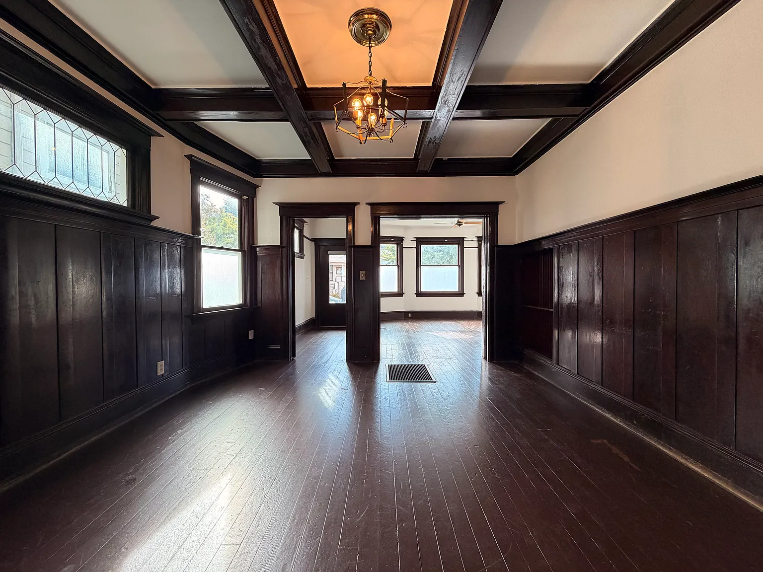 3 bed, 1200 sqft, $2,900 — Photo 2
