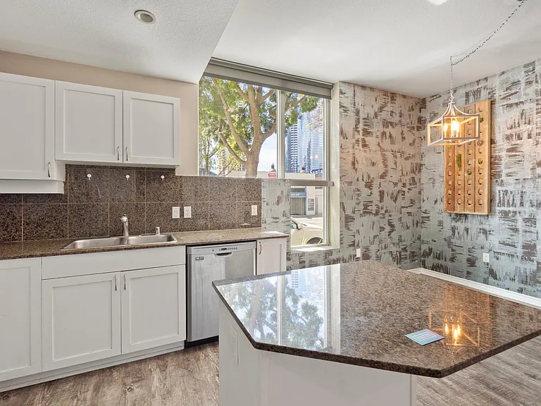 1240 India St #101 — Photo 7