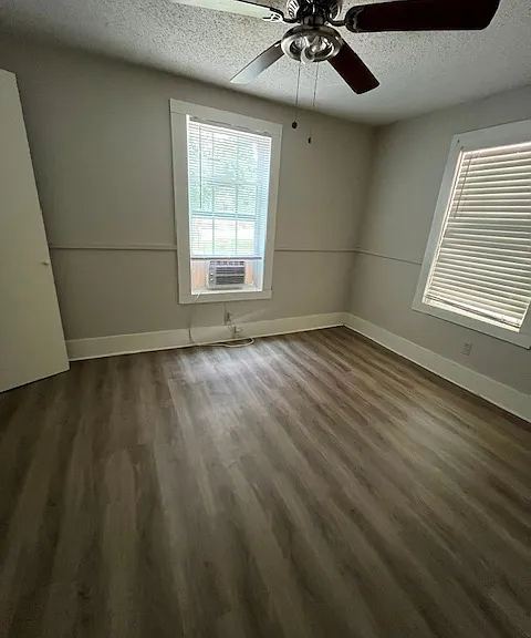 610 W Brazos St #4 — Photo 1