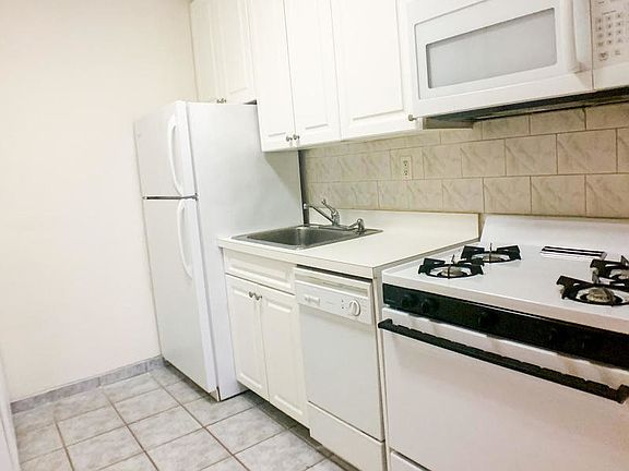 5th image of 148 W 17th St #C4