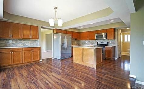 Large eat-in kitchen