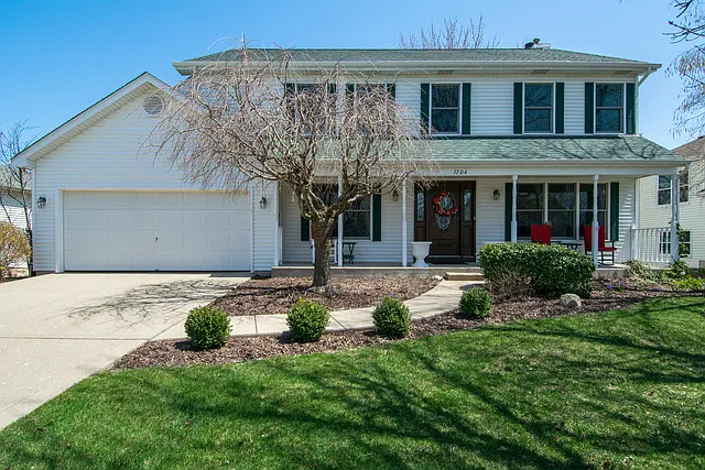 1704 Brighton Ln photo 1