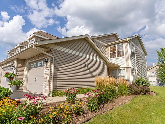 2nd image of 960 Arvle Cir #960