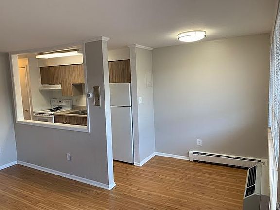 5th image of 2035 S Josephine St APT 305