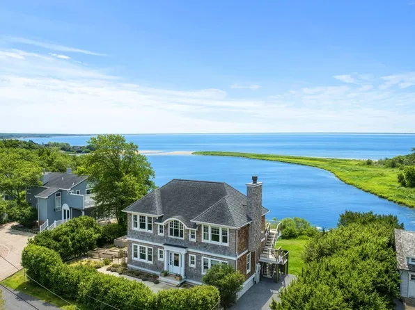 10 Phillips Ln, Southampton, NY 11968