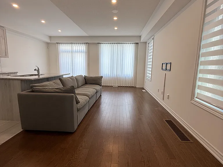 99 Hilts Dr — Photo 3