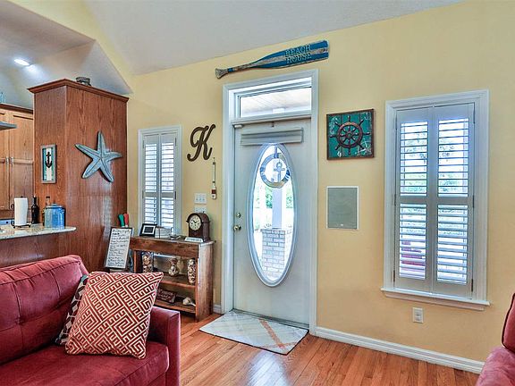 2nd image of 1901 S Daytona Ave