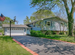 5823 Elm St, Lisle, IL