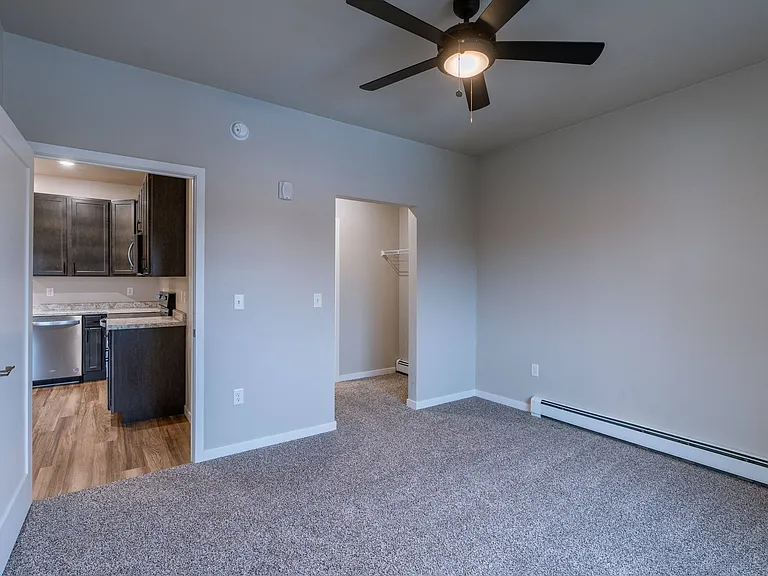 Fargo, ND Prairiewood Meadows Apartments | Bedroom
