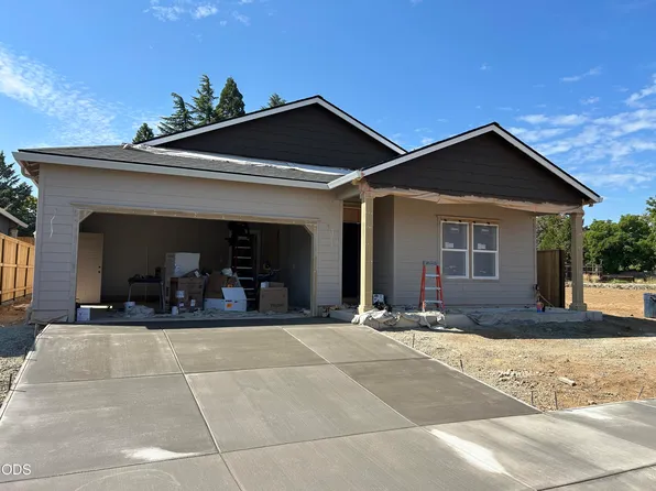 2235 Piazza Dr, Medford, OR 97501