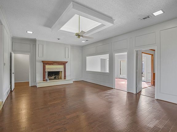 3rd image of 9738 Windham Dr