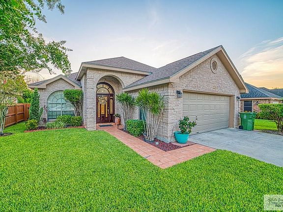 3rd image of 1402 La Ciniega Dr