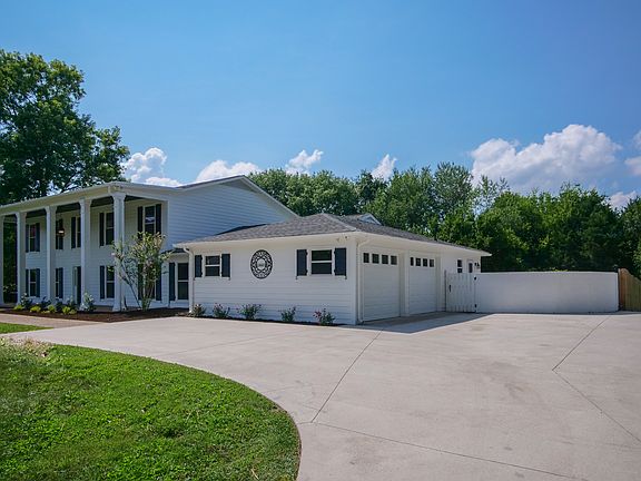 2nd image of 10605 Sandpiper Ln