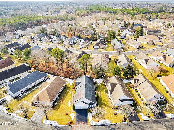 3rd image of 14 Oakmont Road