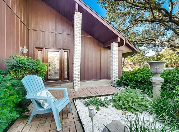 4th image of 3430 Castle Rock Ln