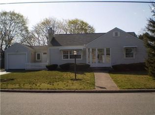 258 Poplar Dr, Cranston, RI 02920