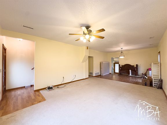 3rd image of 1809 N Main St