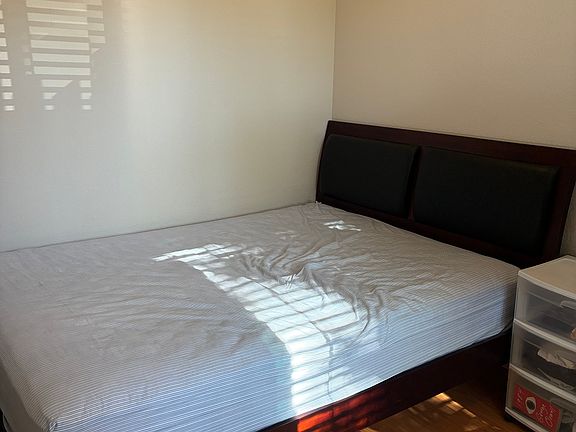 Downstairs bedroom layout 2: can fit a bed, desk and drawer