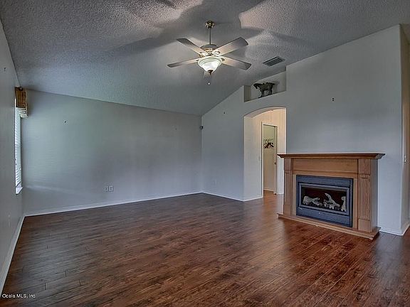 5th image of 3153 Burbank Ln