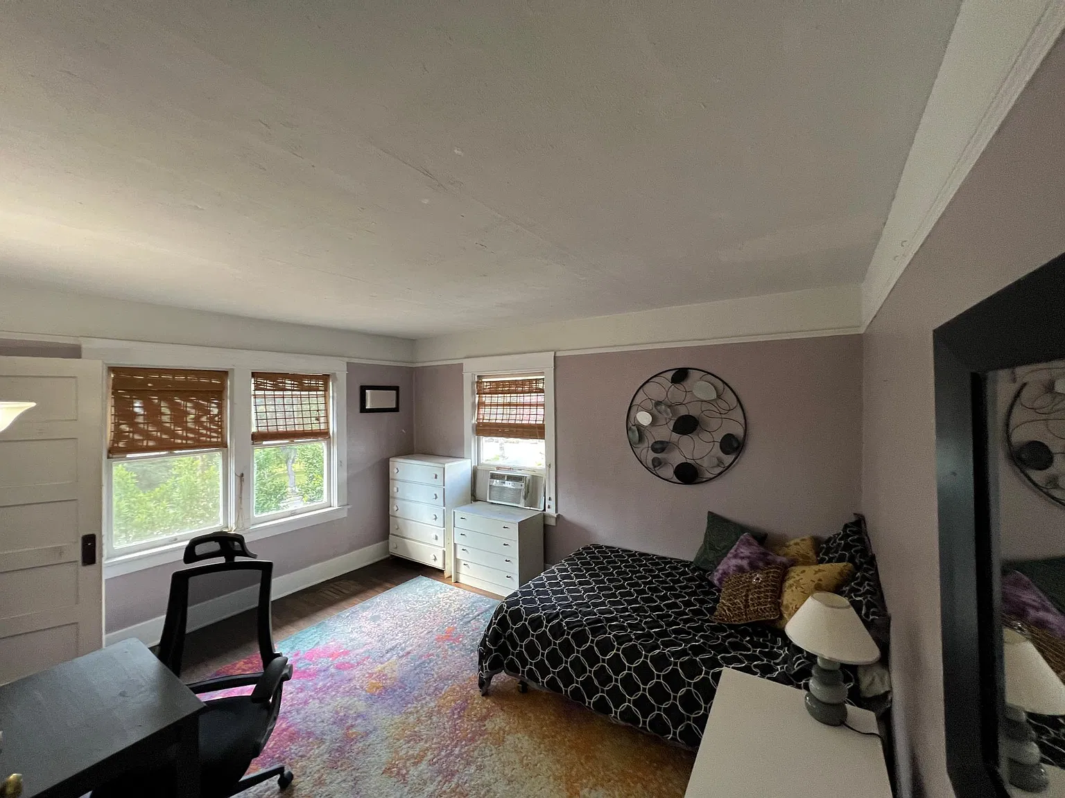 122 S Wilton Pl — Photo 2