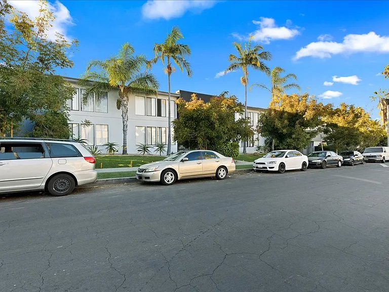 3905 S Stevely Ave #8 — Photo 15
