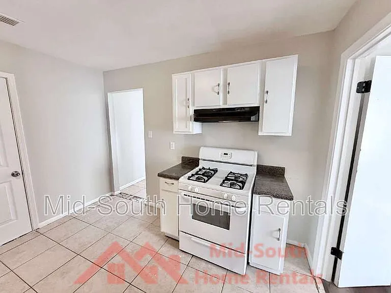 1549 Patton St — Photo 8