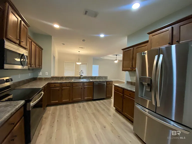 24304 Raynagua Blvd — Photo 2