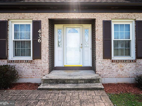 4th image of 436 Linden Rd