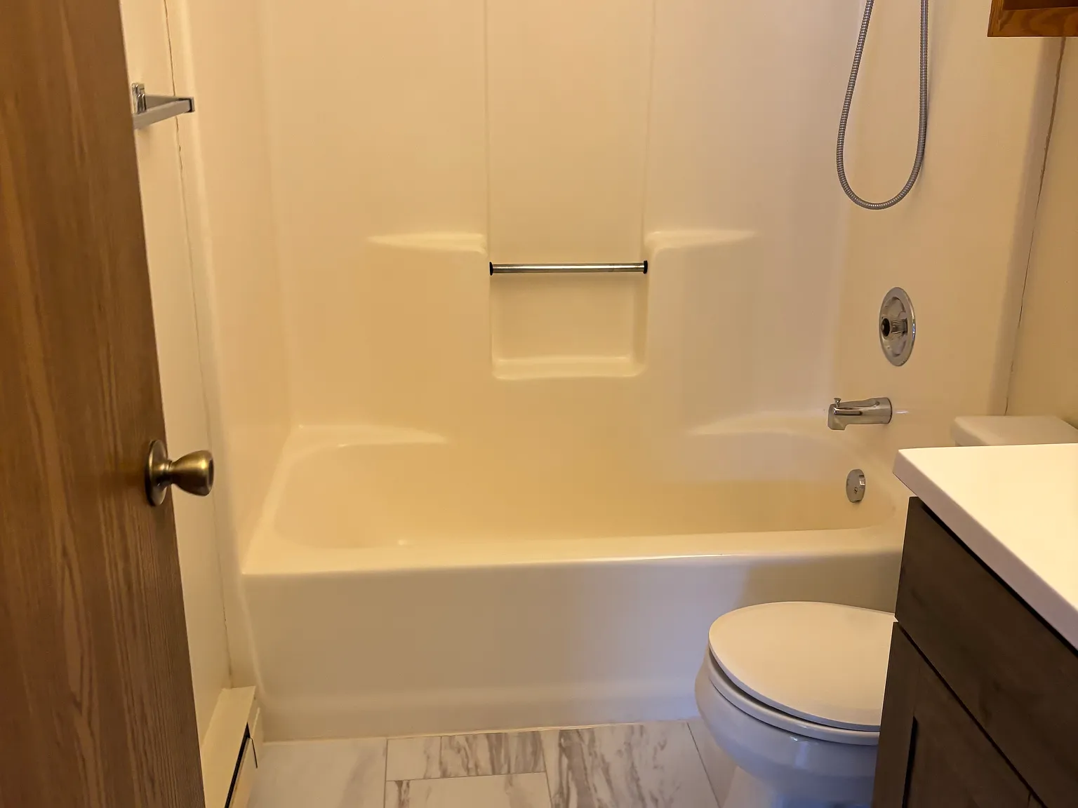 2 bed, $975 — Photo 2