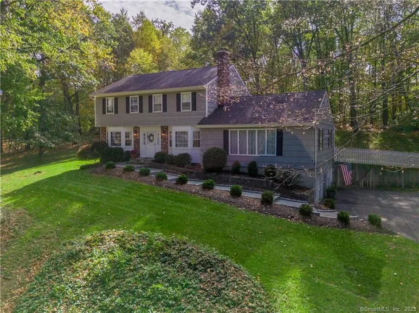 7 Arapaho Road, Brookfield, CT 06804