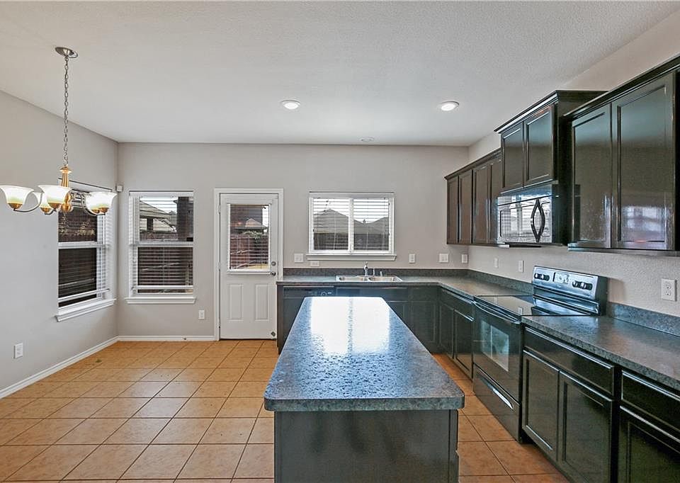 1st image of 5517 Thunder Bay Dr