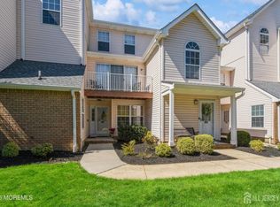 604 Hampshire Dr, North Brunswick, NJ 08902