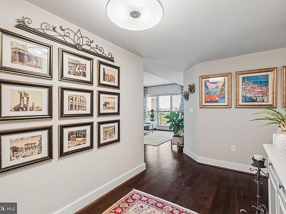 4th image of 717 S Chris Columbus Blvd #1411