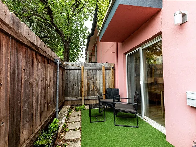 1422 Collier St #102 — Photo 9