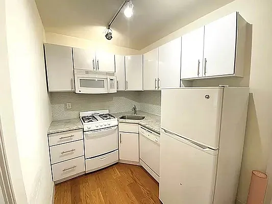 Rented by MOTION New York | media 4