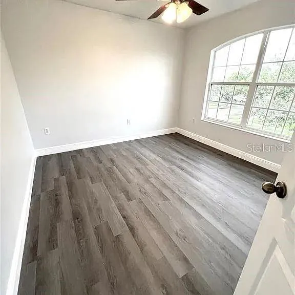 12946 Grovehurst Ave — Photo 7