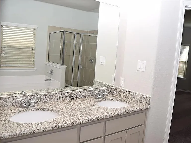 8245 Spruce Meadows Dr — Photo 7