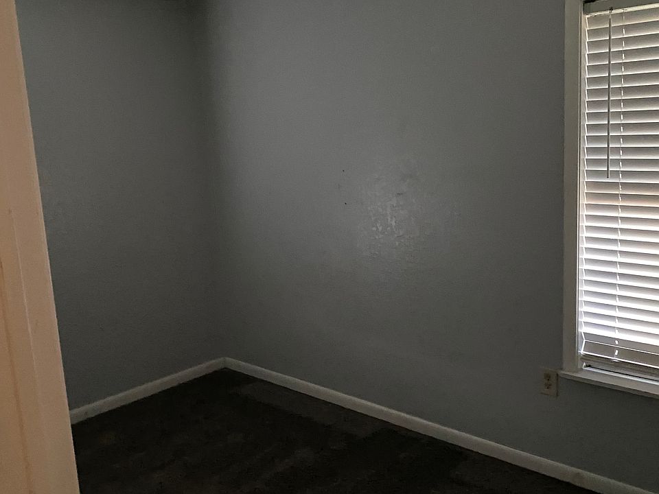 1st image of 403 Brandenburg Ln