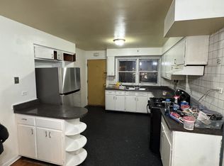 7528 N Claremont Ave #2, Chicago, IL 60645