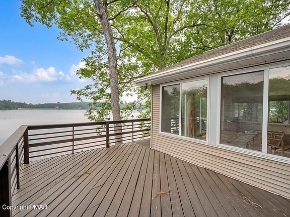 4th image of 6437 Lakeshore Dr E