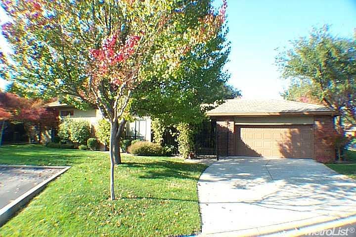 1st image of 2376 Hyde Park Cir