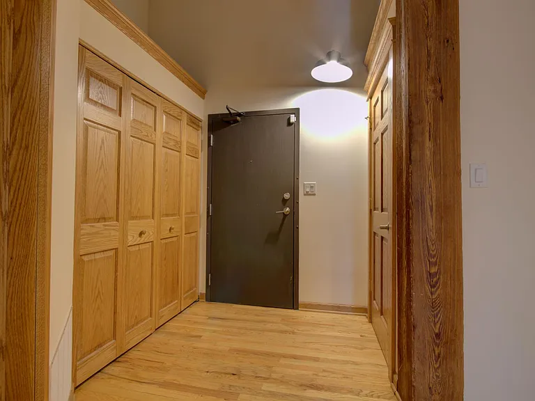 216 N May St #402 — Photo 5