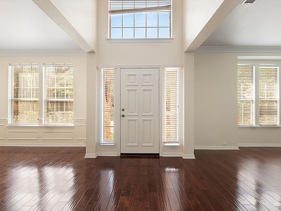 3rd image of 8424 High Meadows Dr