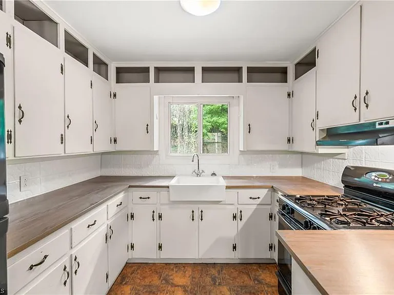 1200 Lamont Dr — Photo 6