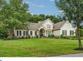 28 Sunflower Cir, Lumberton, NJ 08048