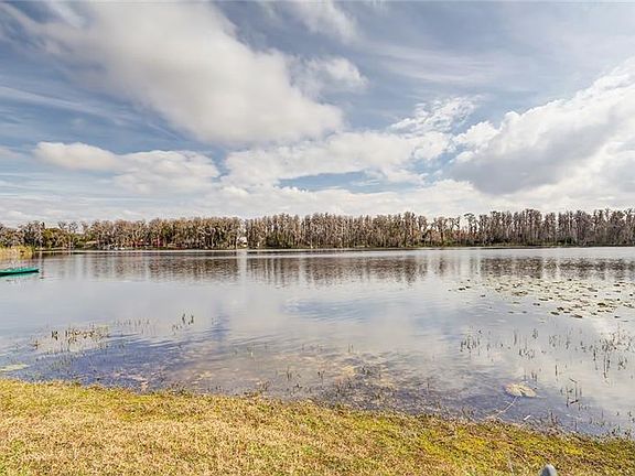 3rd image of 17919 Crooked Ln