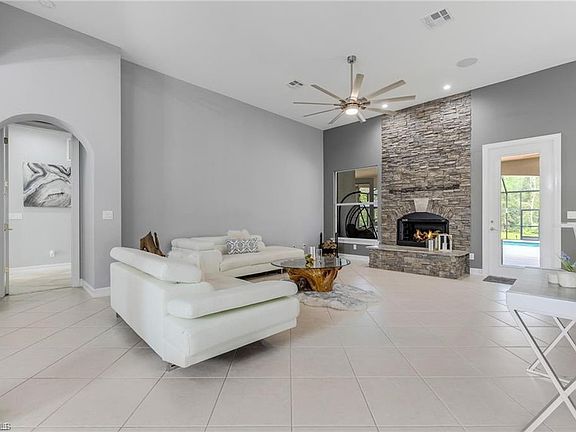 3rd image of 160 Logan BLVD S